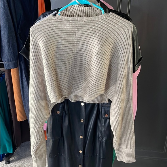 Love Bonito Ribbed Oat turtleneck and shrug set - Picture 7 of 7